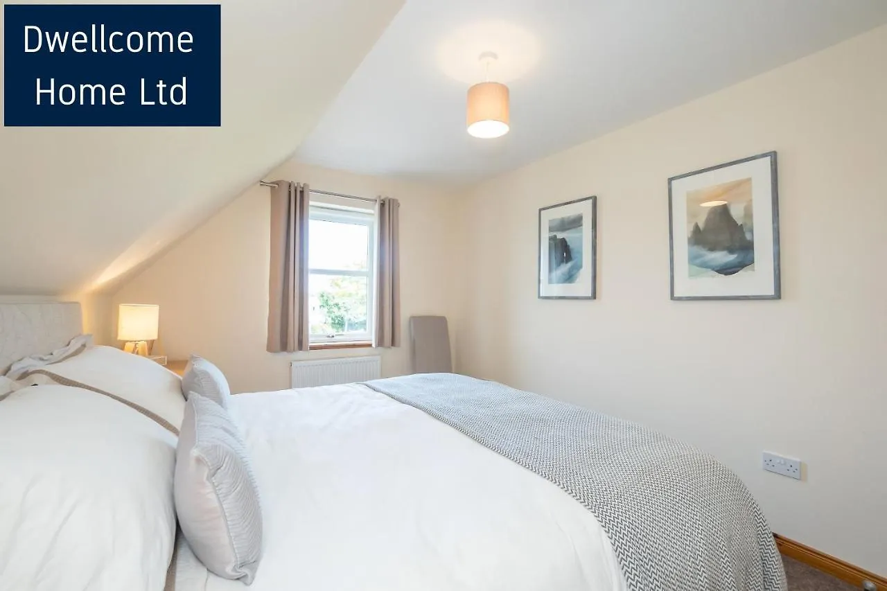 Dwellcome Home Ltd 5 Double Bedroom 3 Bathroom House Free Driveway Parking, 637 Mbps Wifi, Ideal For Long Term Contractor, Etc Stays, Regular Housekeeping Option - See Our Site For Assurance Aberdeen