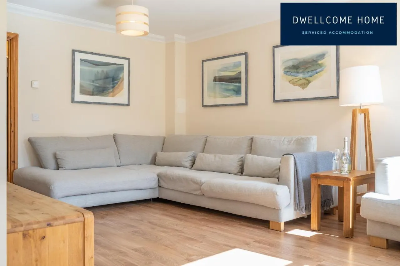 Dwellcome Home Ltd 5 Double Bedroom 3 Bathroom House Free Driveway Parking, 637 Mbps Wifi, Ideal For Long Term Contractor, Etc Stays, Regular Housekeeping Option - See Our Site For Assurance Aberdeen 0*,  Storbritannien