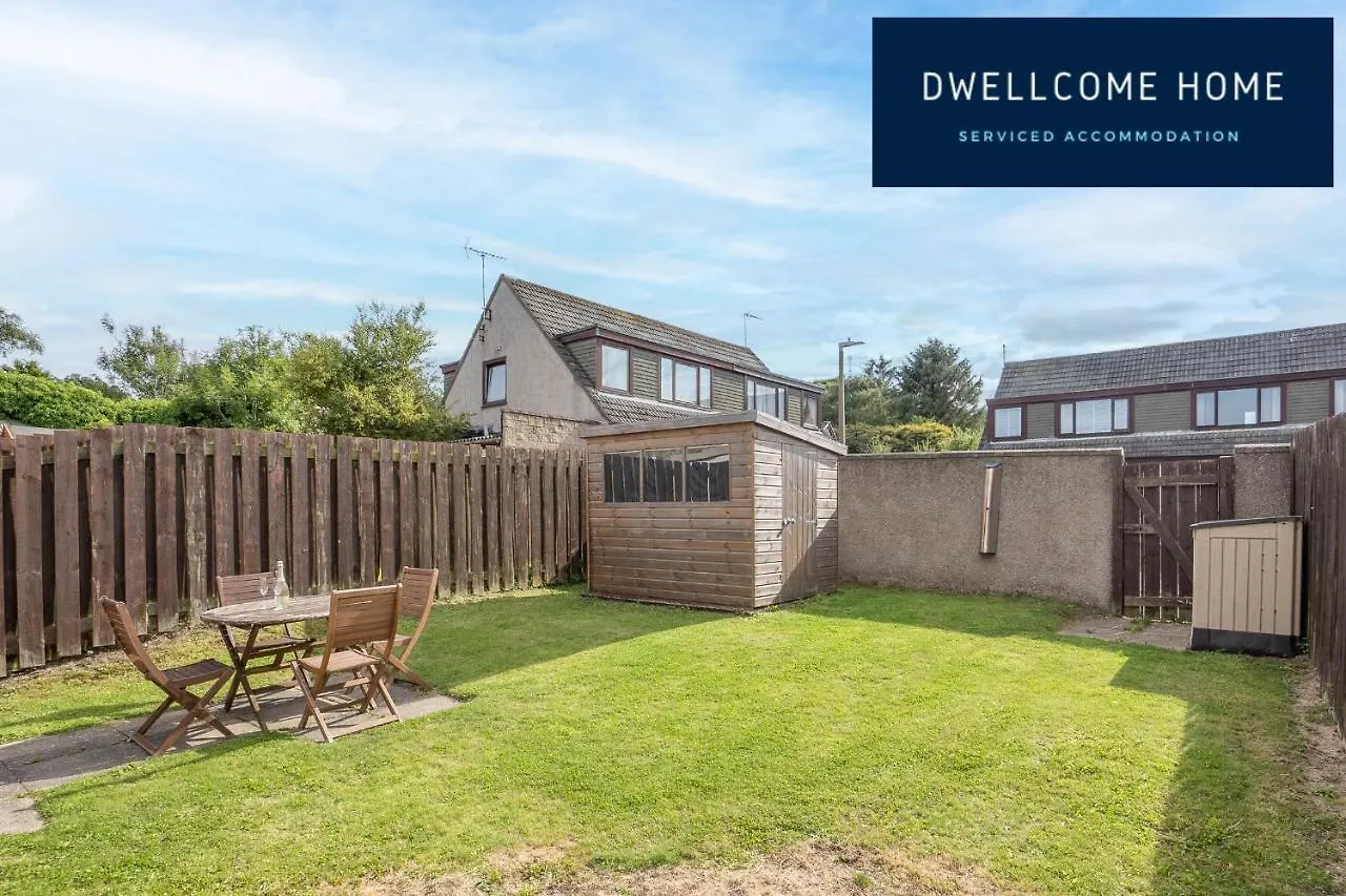 Dwellcome Home Ltd 5 Double Bedroom 3 Bathroom House Free Driveway Parking, 637 Mbps Wifi, Ideal For Long Term Contractor, Etc Stays, Regular Housekeeping Option - See Our Site For Assurance Aberdeen 0*,  Storbritannien